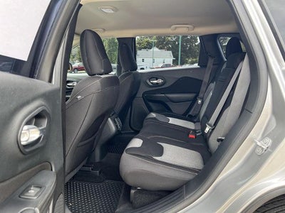 2015 Jeep Cherokee Sport