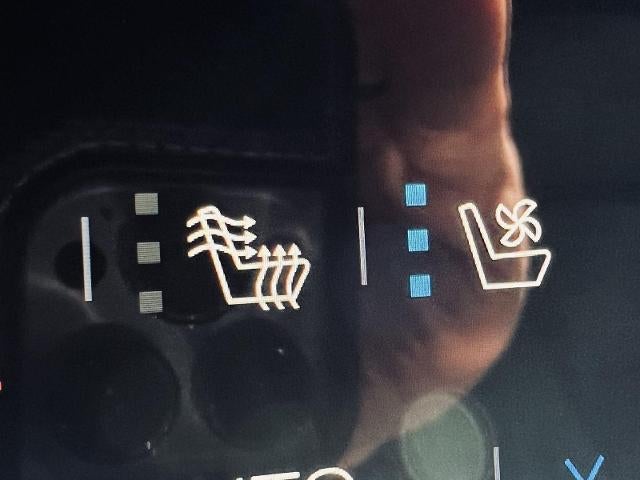 2026 GMC Acadia AT4 - Photo 35