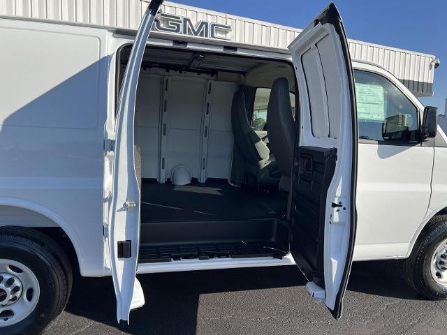 2027 GMC Savana Cargo Base