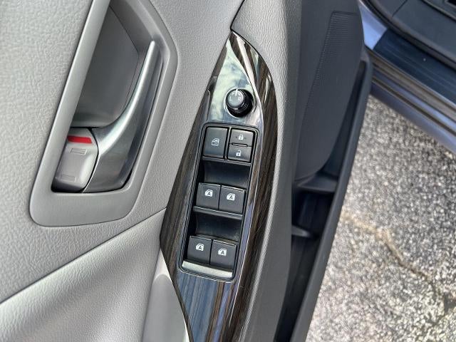 2017 Toyota Sienna XLE Auto Access Seat