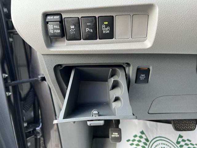 2017 Toyota Sienna XLE Auto Access Seat