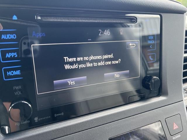 2017 Toyota Sienna XLE Auto Access Seat