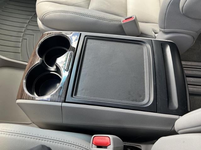 2017 Toyota Sienna XLE Auto Access Seat