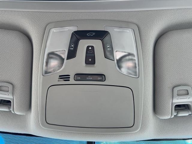 2017 Toyota Sienna XLE Auto Access Seat
