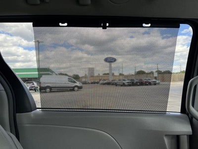 2017 Toyota Sienna XLE Auto Access Seat