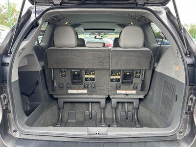 2017 Toyota Sienna XLE Auto Access Seat