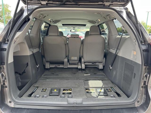 2017 Toyota Sienna XLE Auto Access Seat