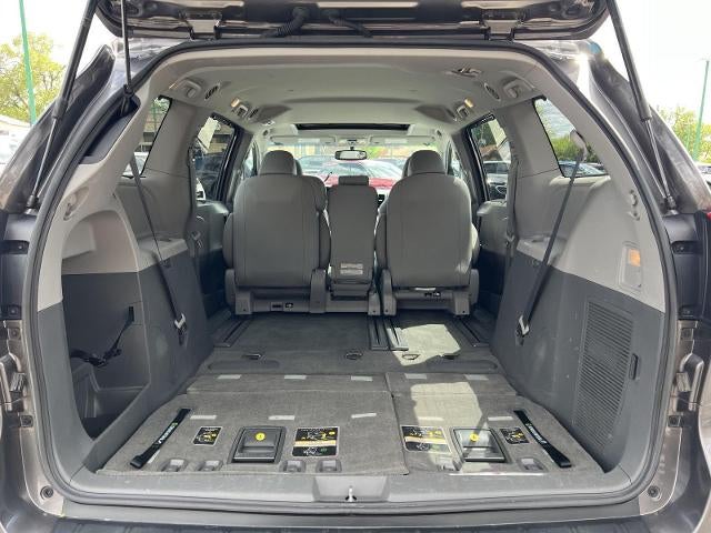 2017 Toyota Sienna XLE Auto Access Seat