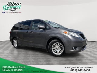 2017 Toyota Sienna XLE Auto Access Seat