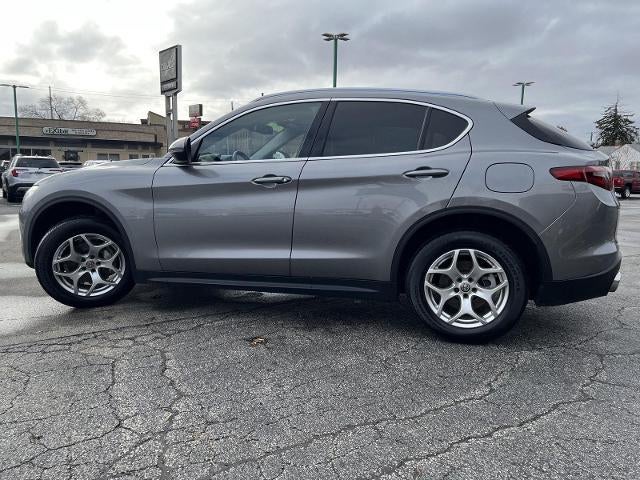 2021 Alfa Romeo Stelvio Base