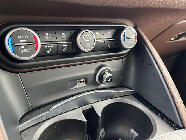 2021 Alfa Romeo Stelvio Base