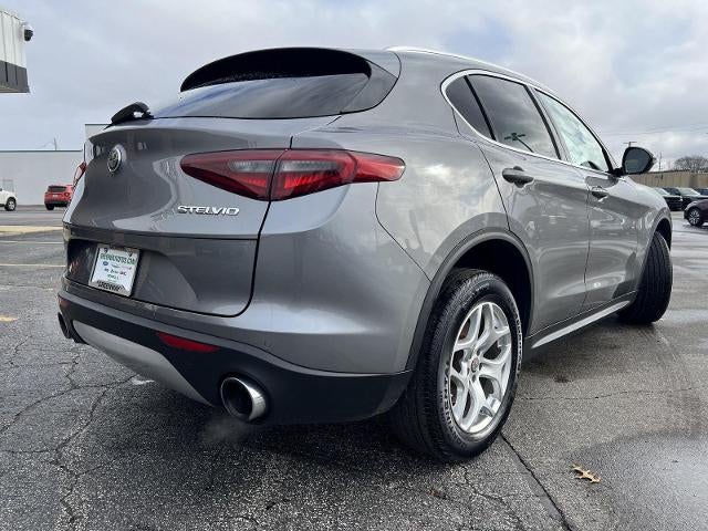 2021 Alfa Romeo Stelvio Base