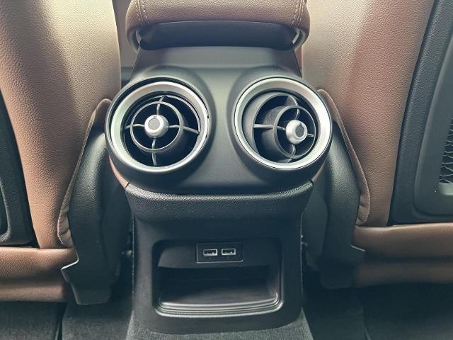 2021 Alfa Romeo Stelvio Base