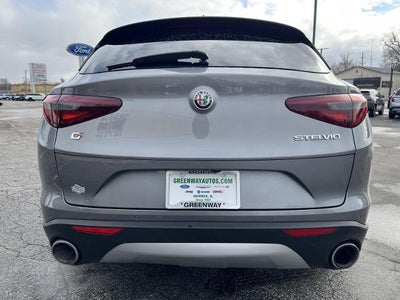 2021 Alfa Romeo Stelvio Base