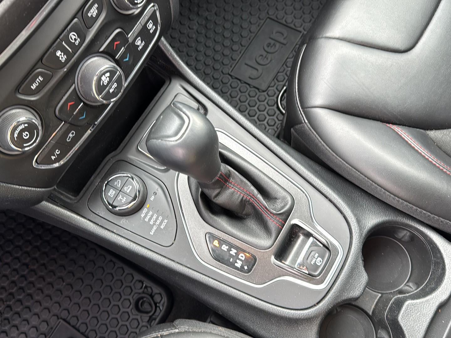 2020 Jeep Cherokee Trailhawk