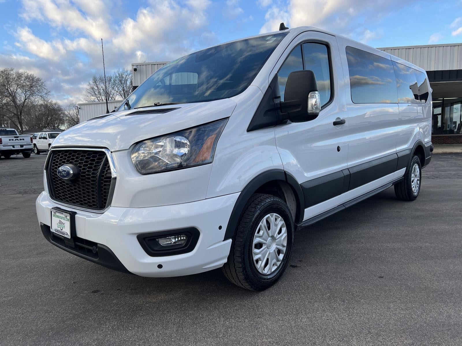 2024 Ford Transit Passenger Wagon XLT