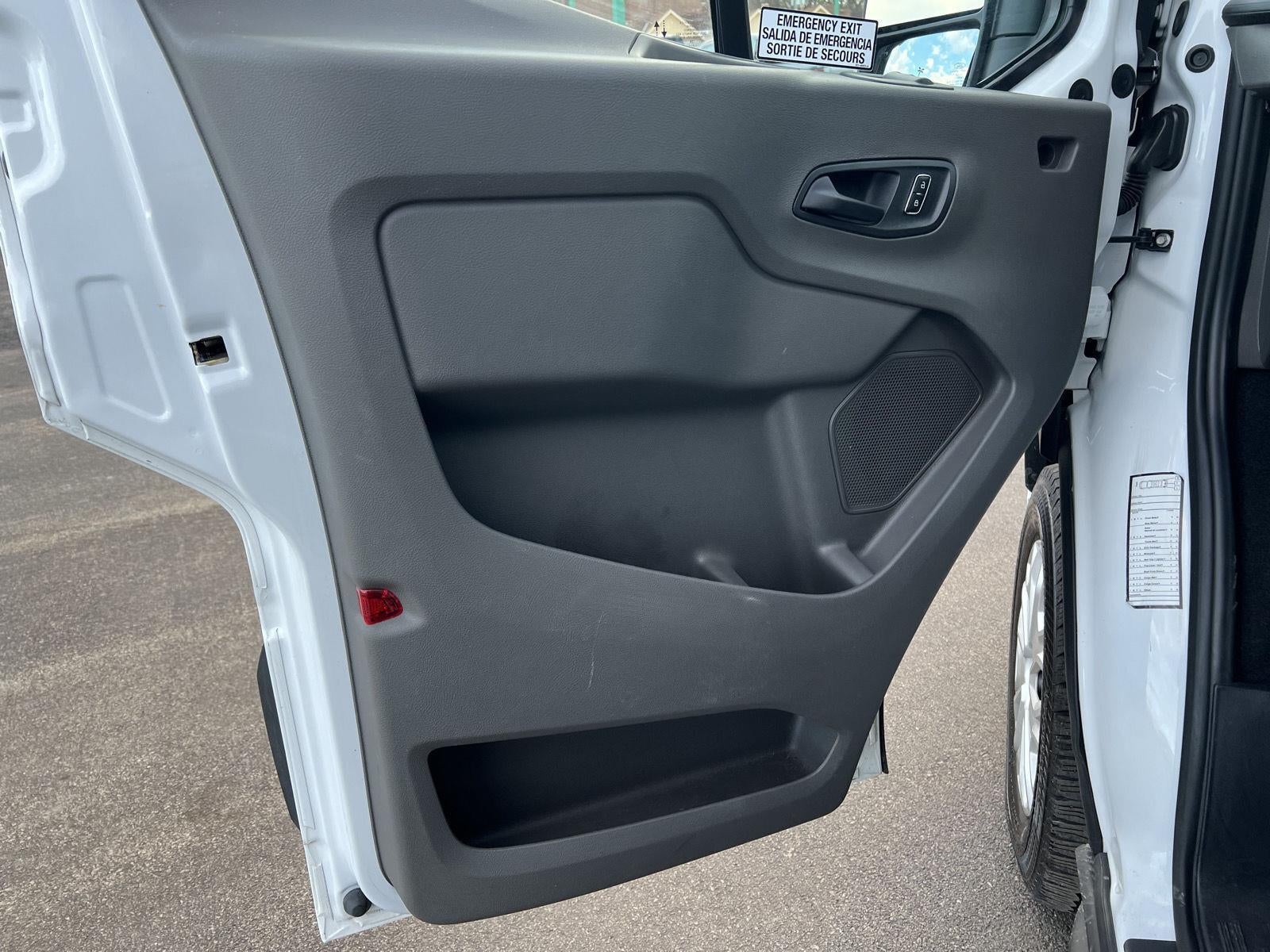 2024 Ford Transit Passenger Wagon XLT