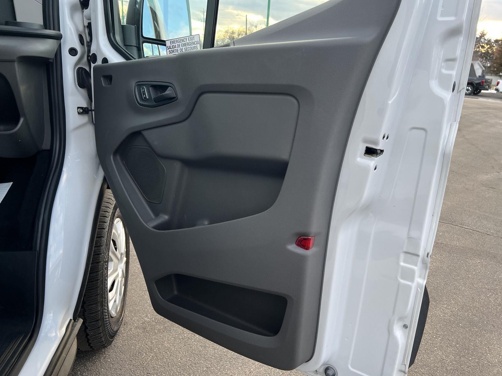 2024 Ford Transit Passenger Wagon XLT