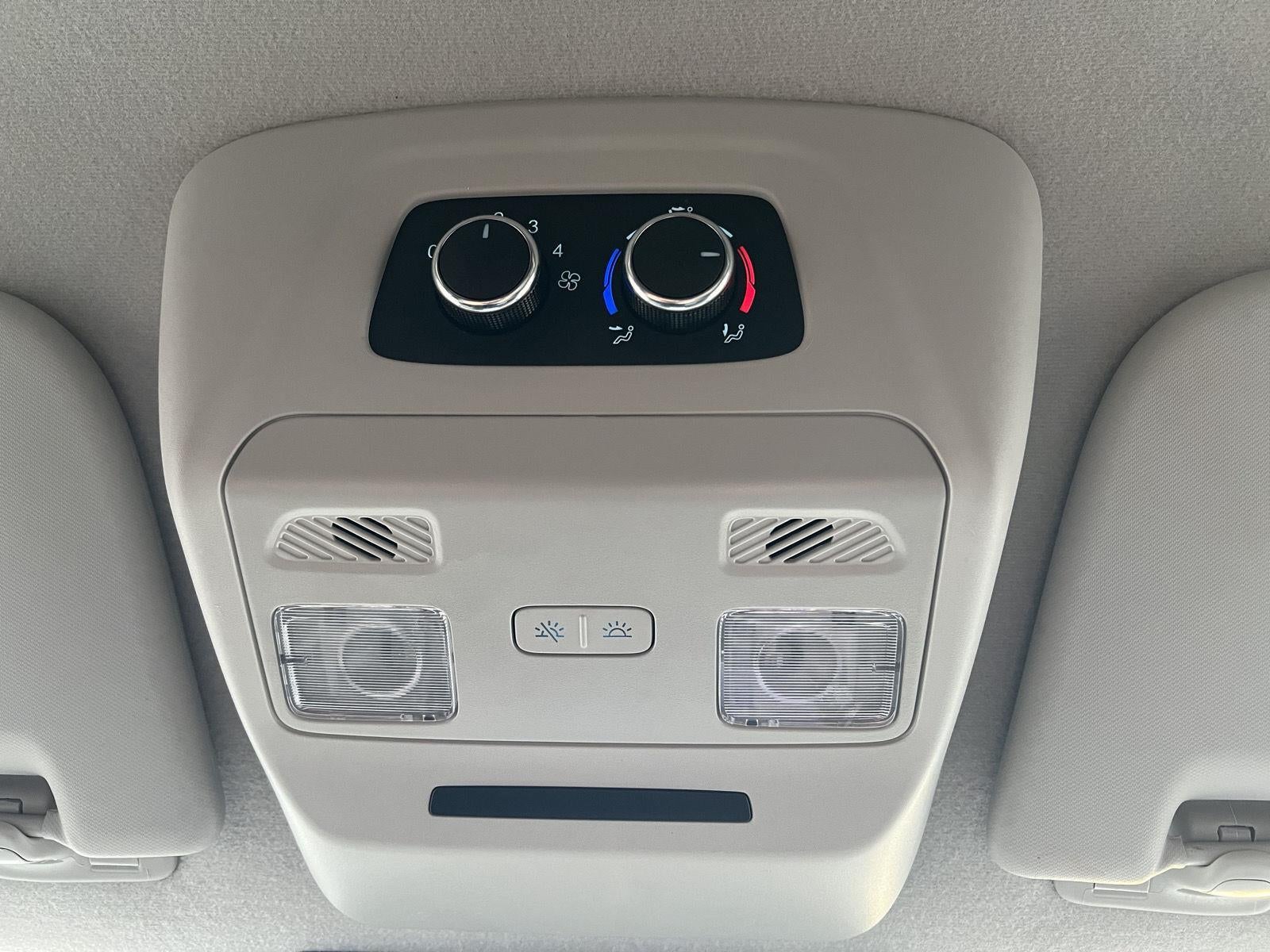 2024 Ford Transit Passenger Wagon XLT