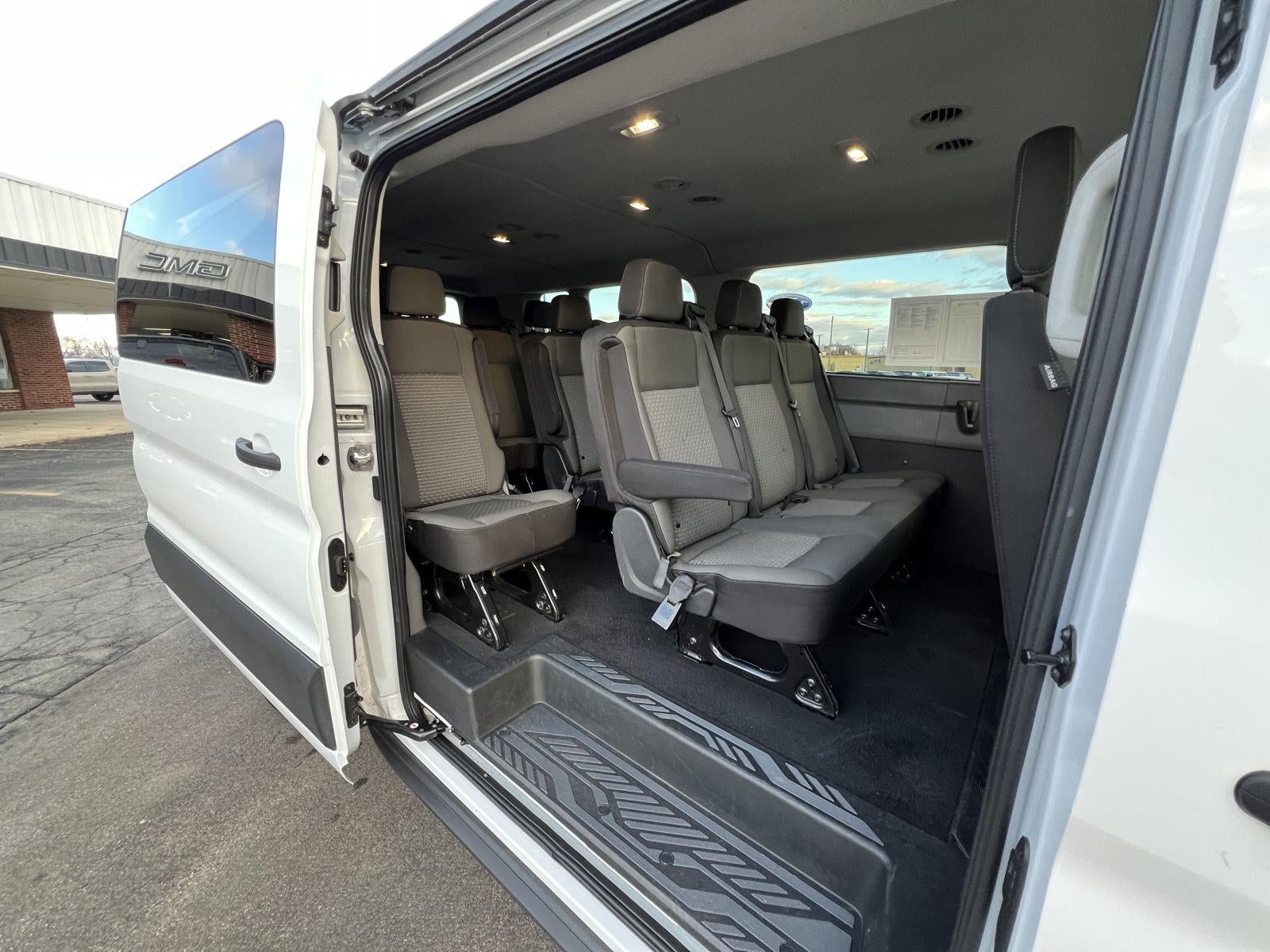 2024 Ford Transit Passenger Wagon XLT