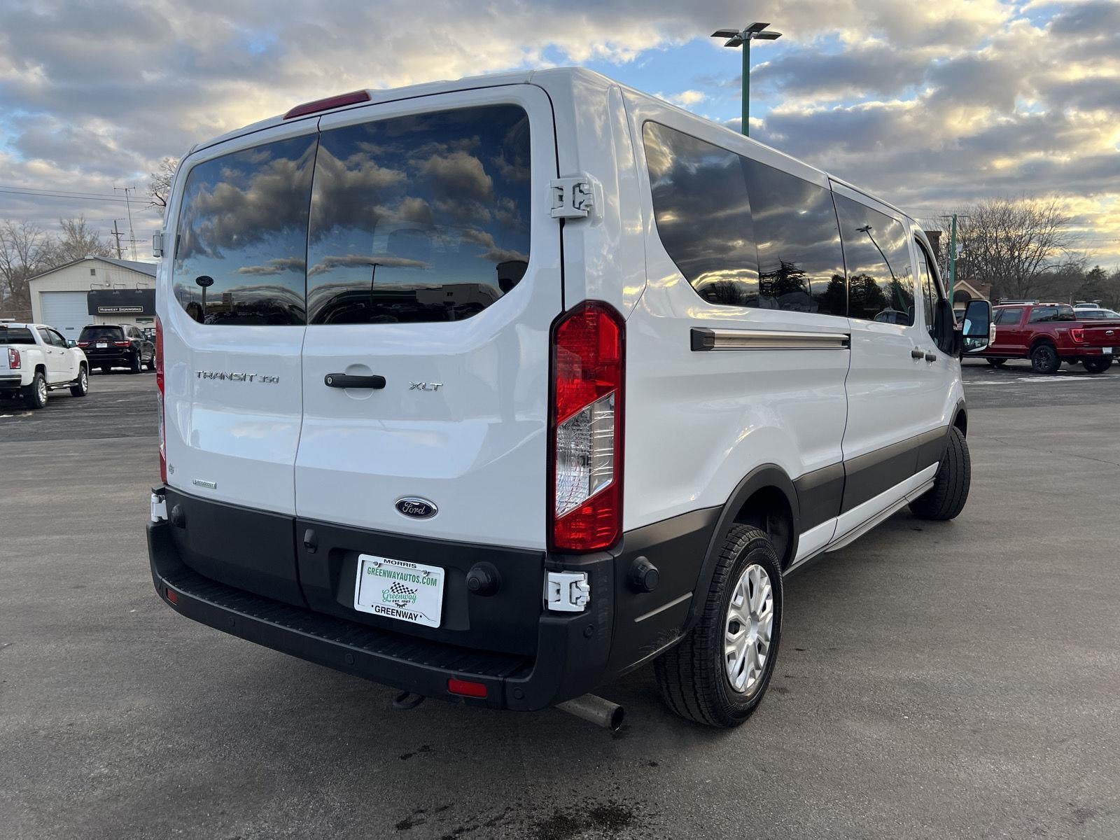 2024 Ford Transit Passenger Wagon XLT