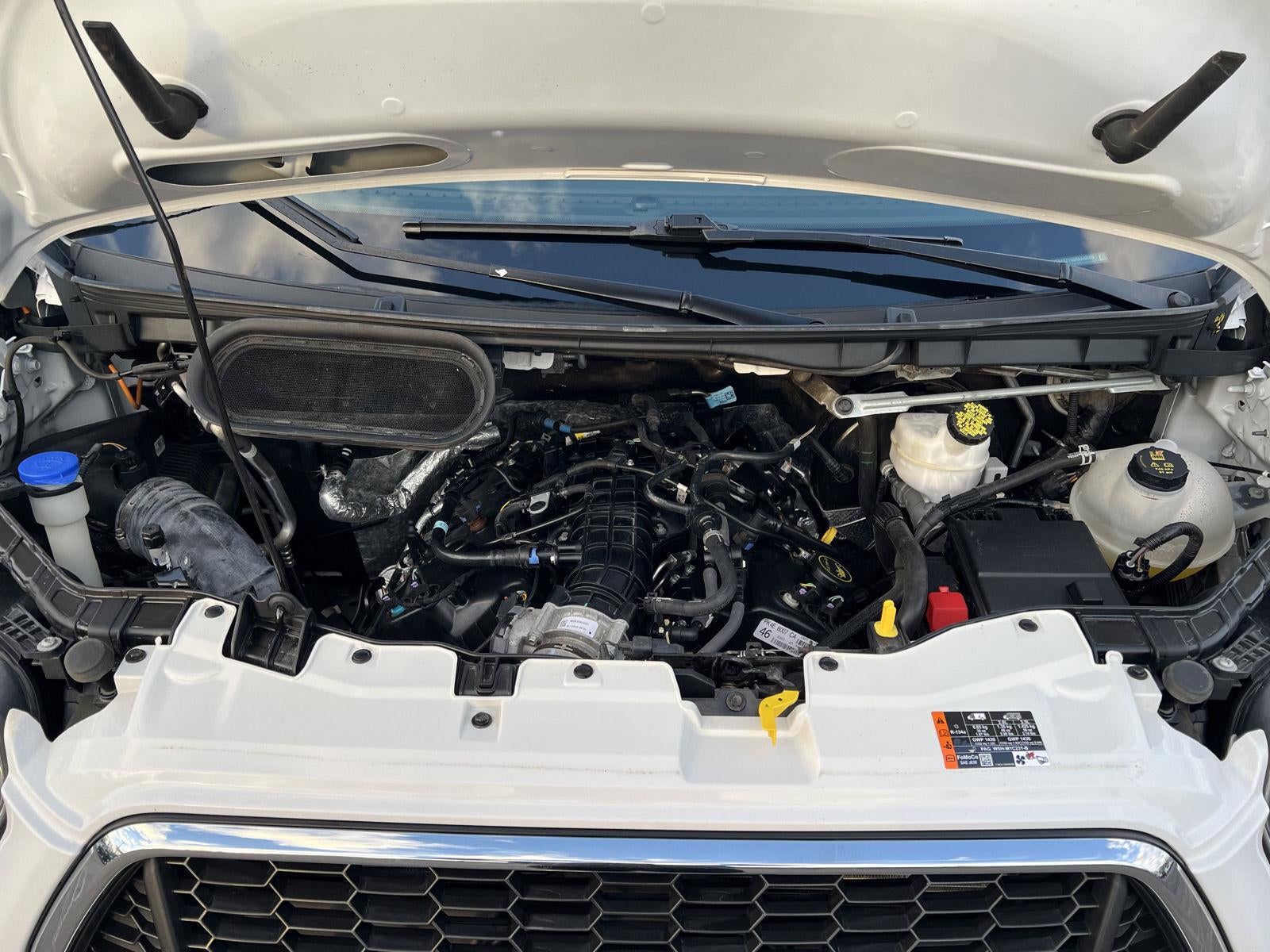 2024 Ford Transit Passenger Wagon XLT