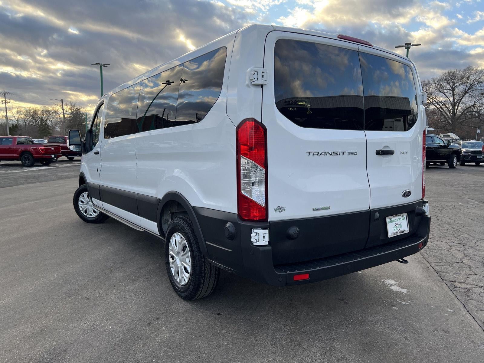 2024 Ford Transit Passenger Wagon XLT