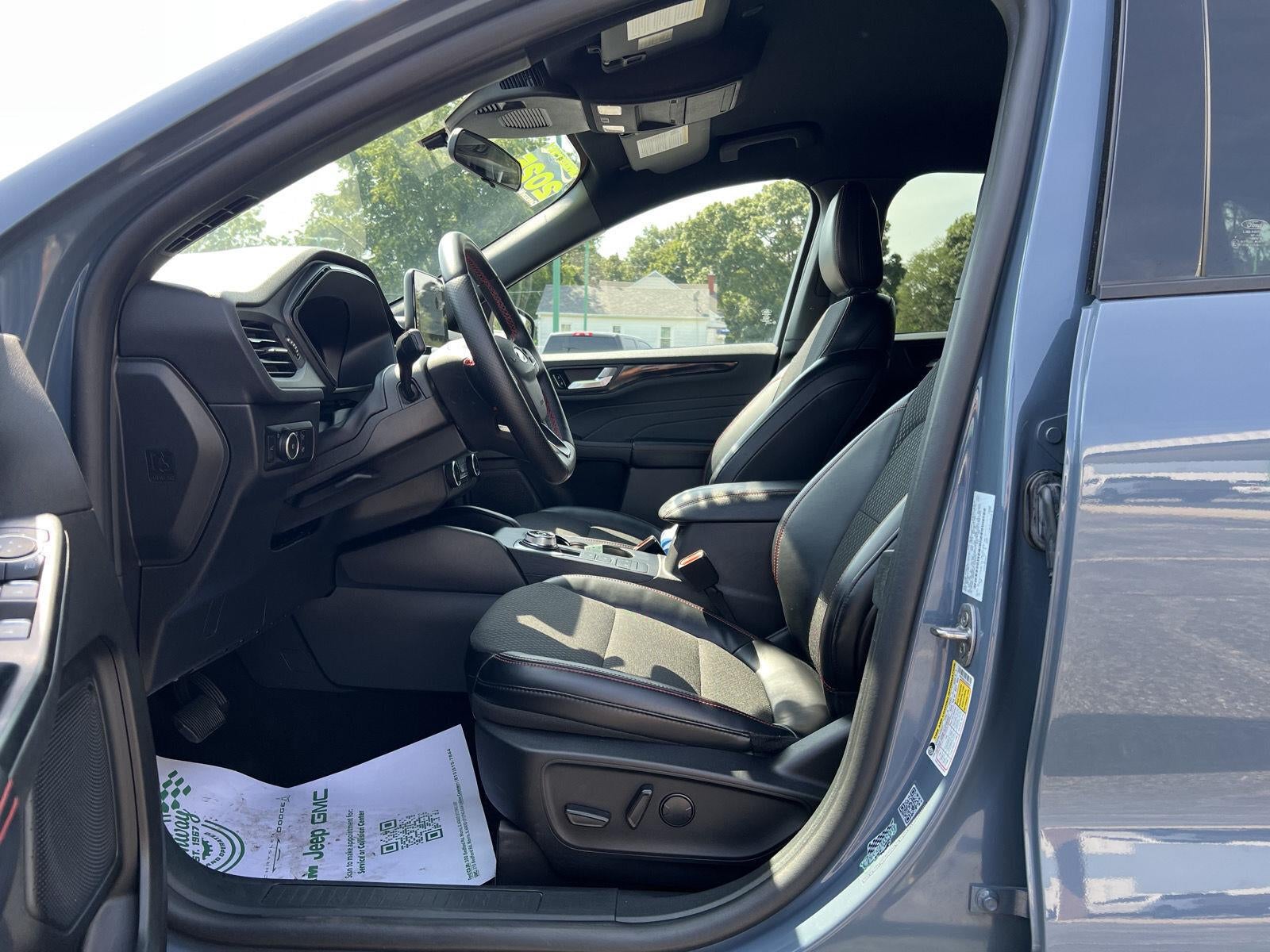 2025 Ford Escape ST-Line Select