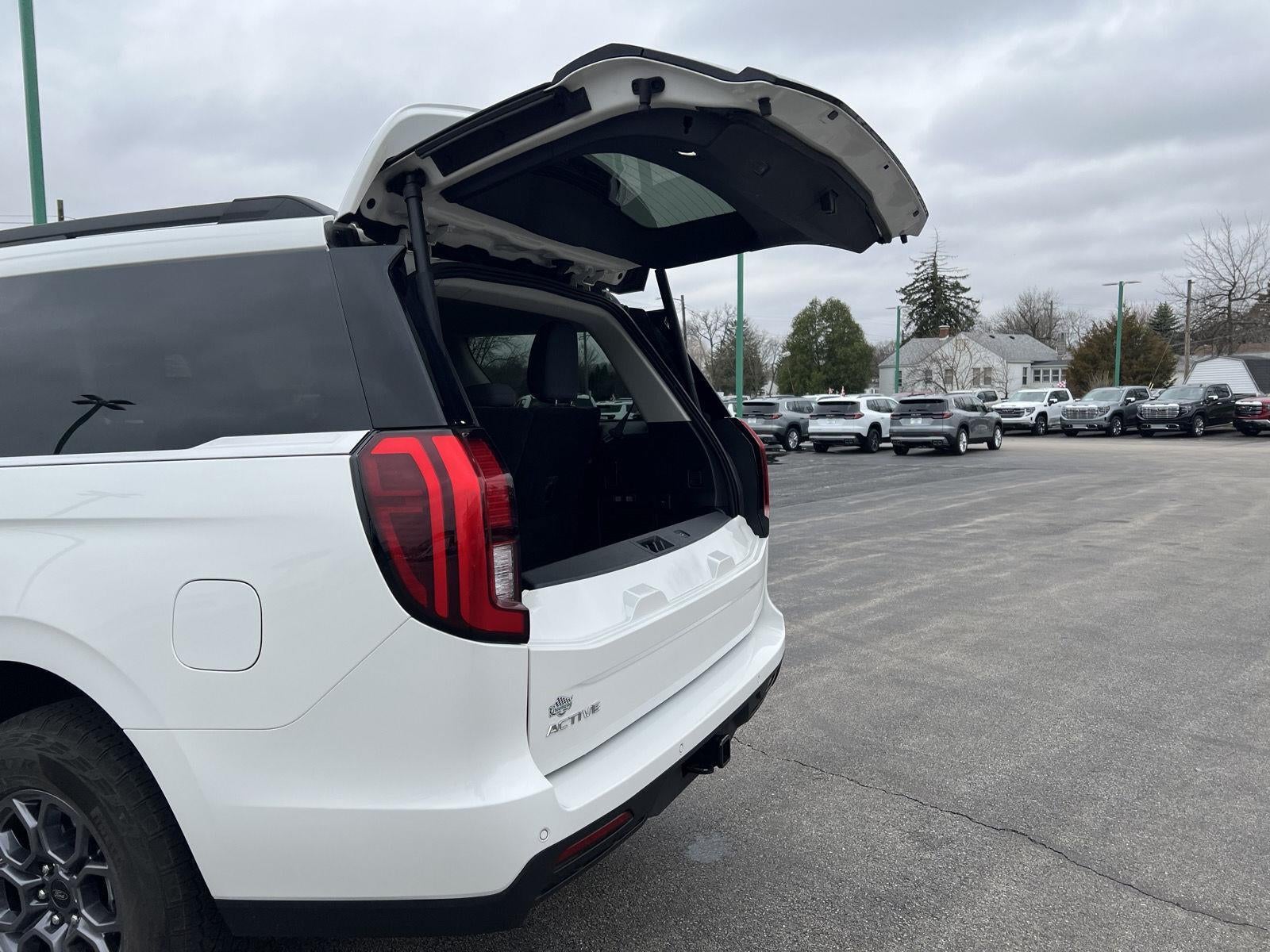 2025 Ford Expedition Active