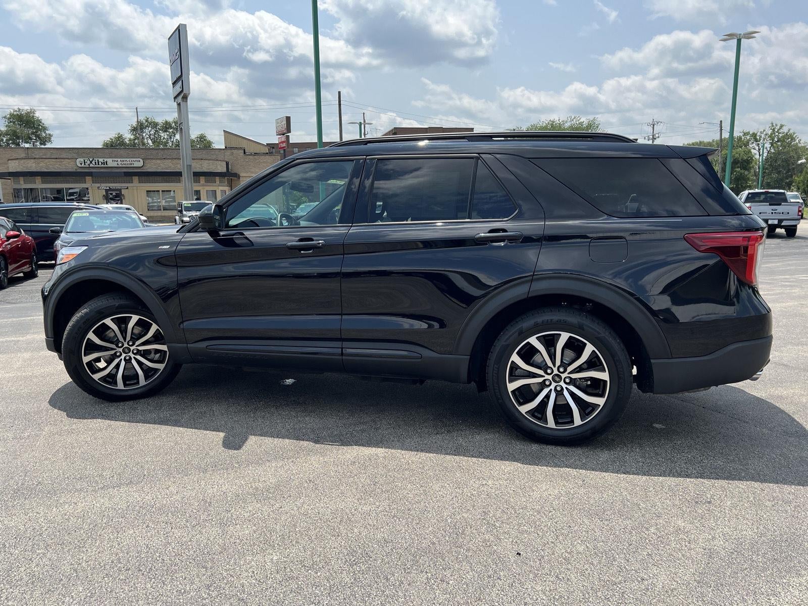 2022 Ford Explorer ST-Line
