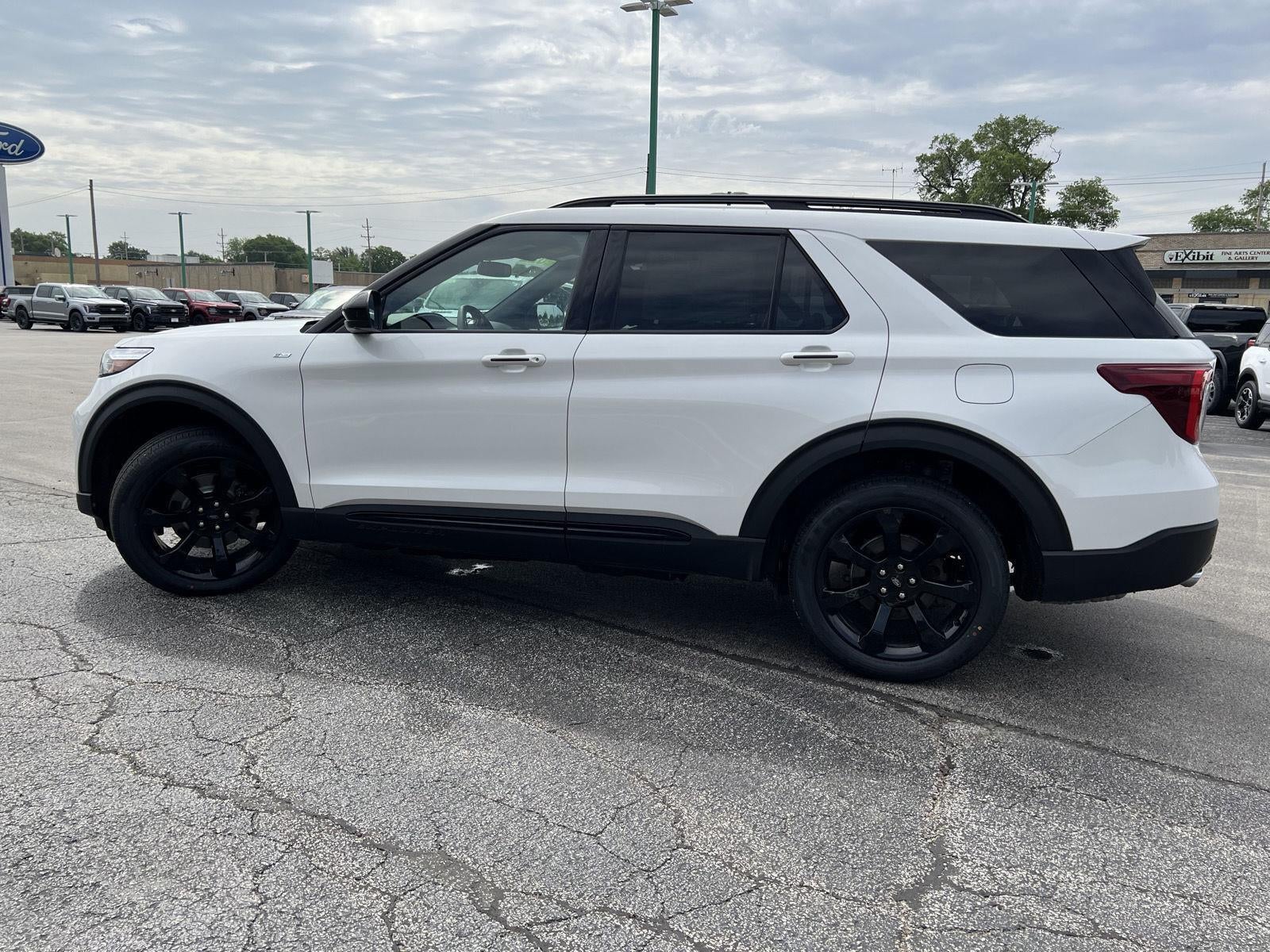 2022 Ford Explorer ST-Line