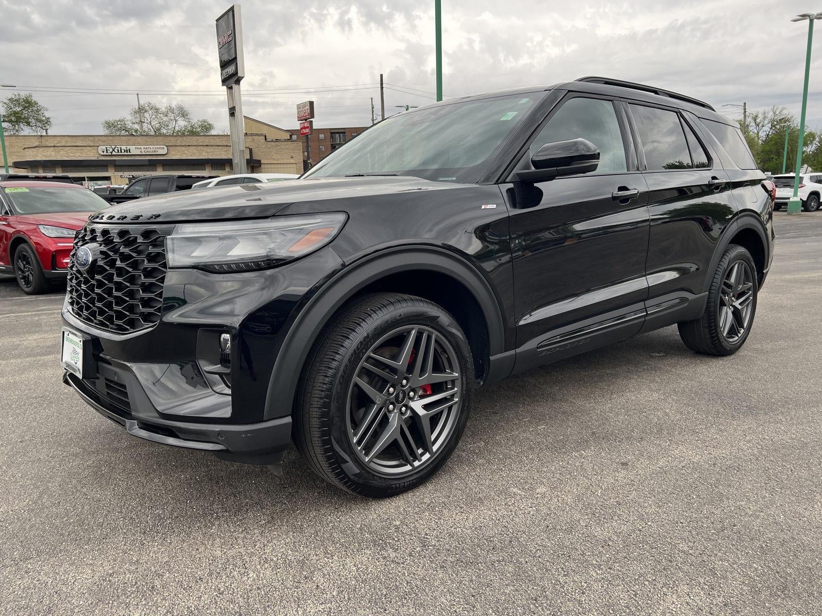 2025 Ford Explorer ST-Line