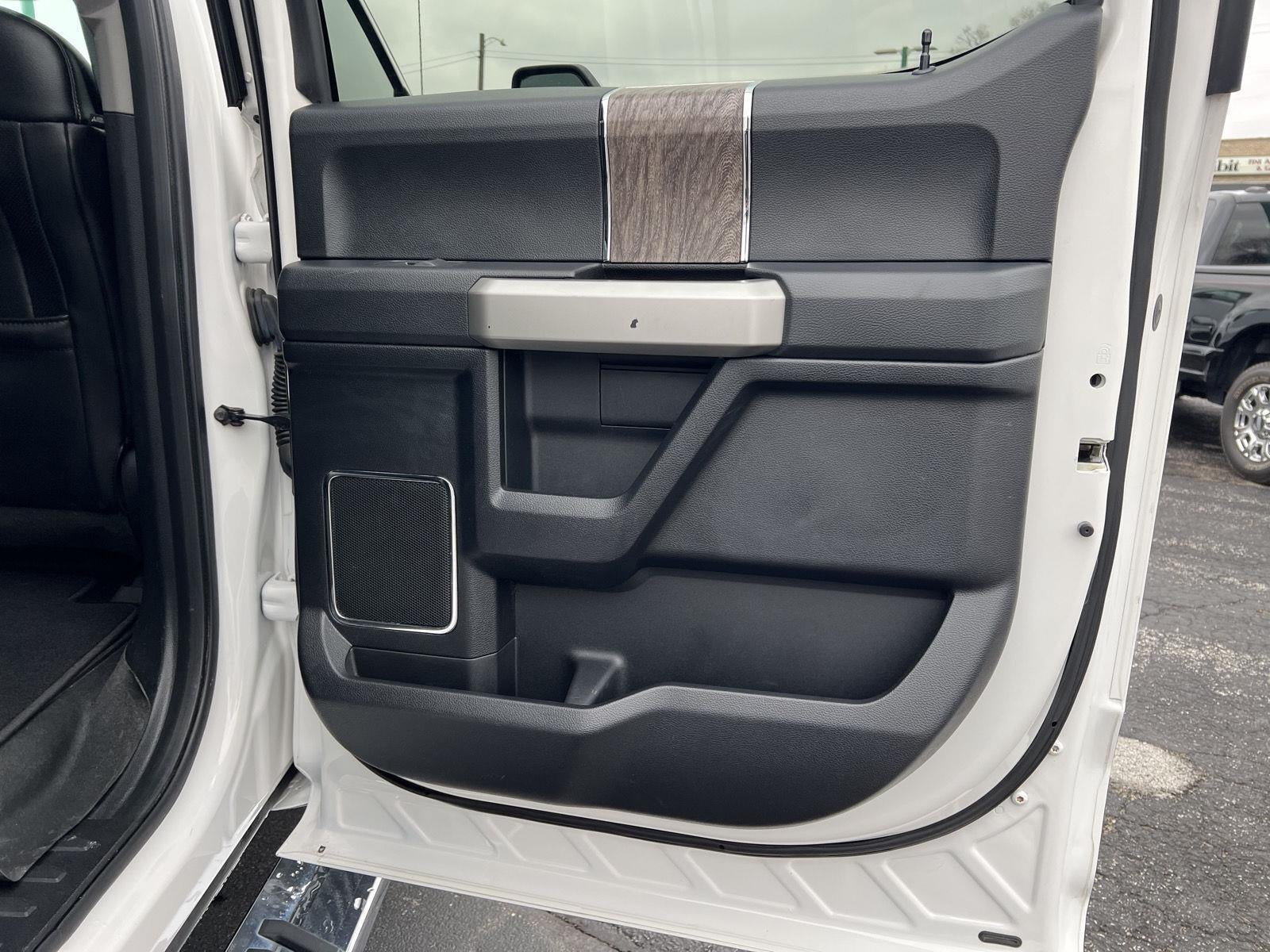 2017 Ford Super Duty F-250 SRW Lariat