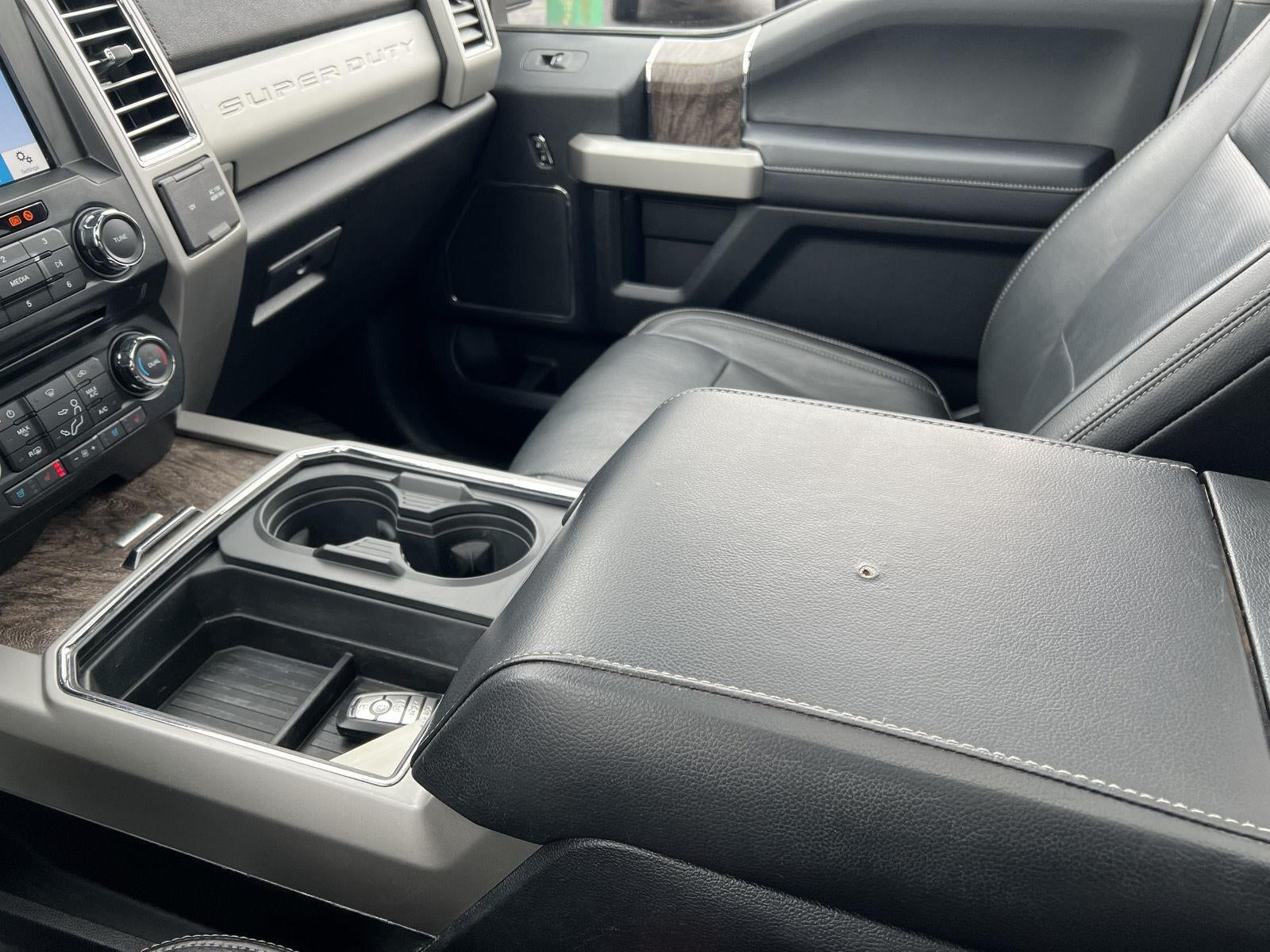2017 Ford Super Duty F-250 SRW Lariat