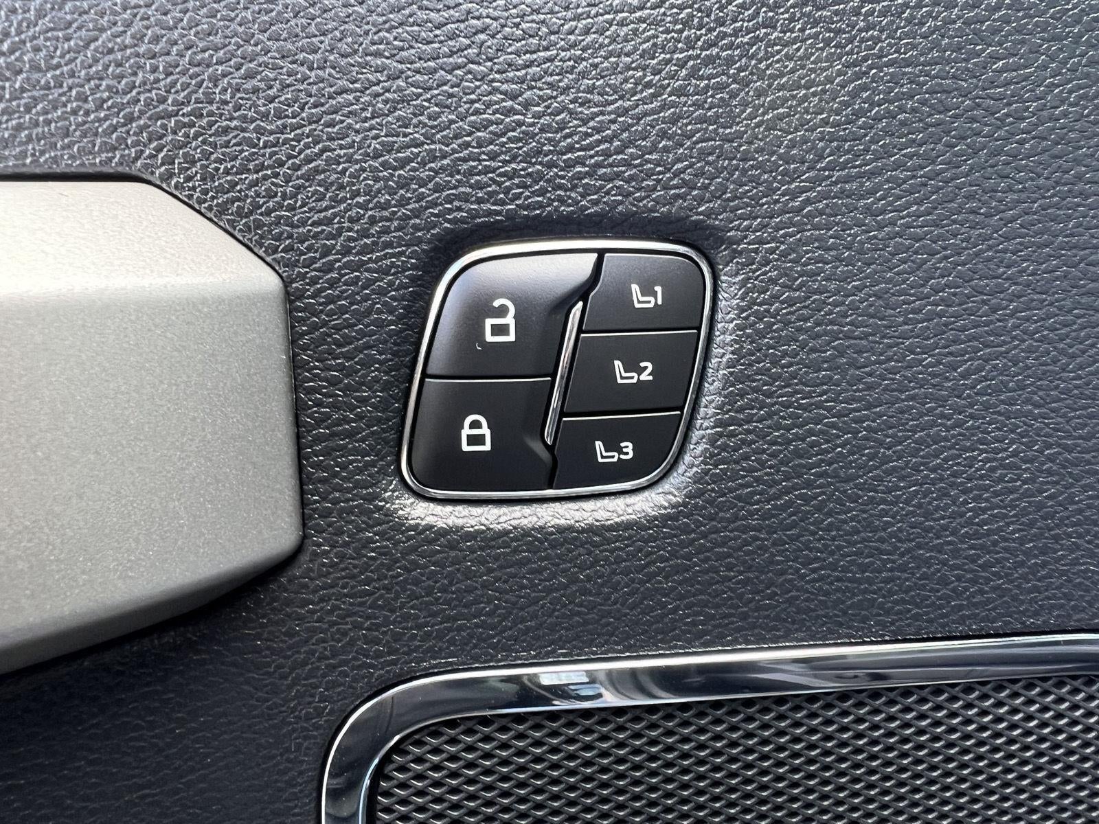 2022 Ford Super Duty F-250 SRW LARIAT