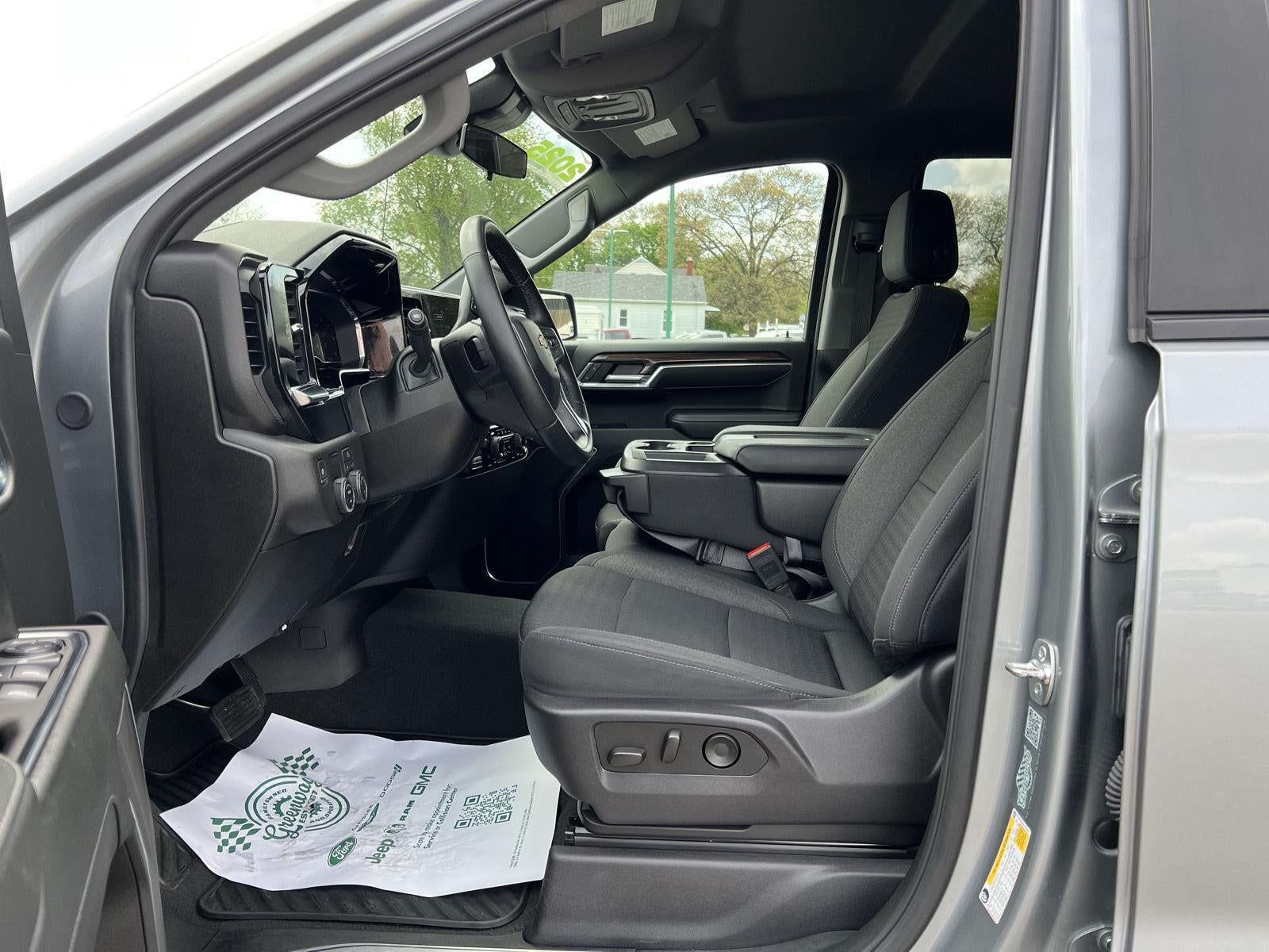 2025 Chevrolet Silverado 1500 LT