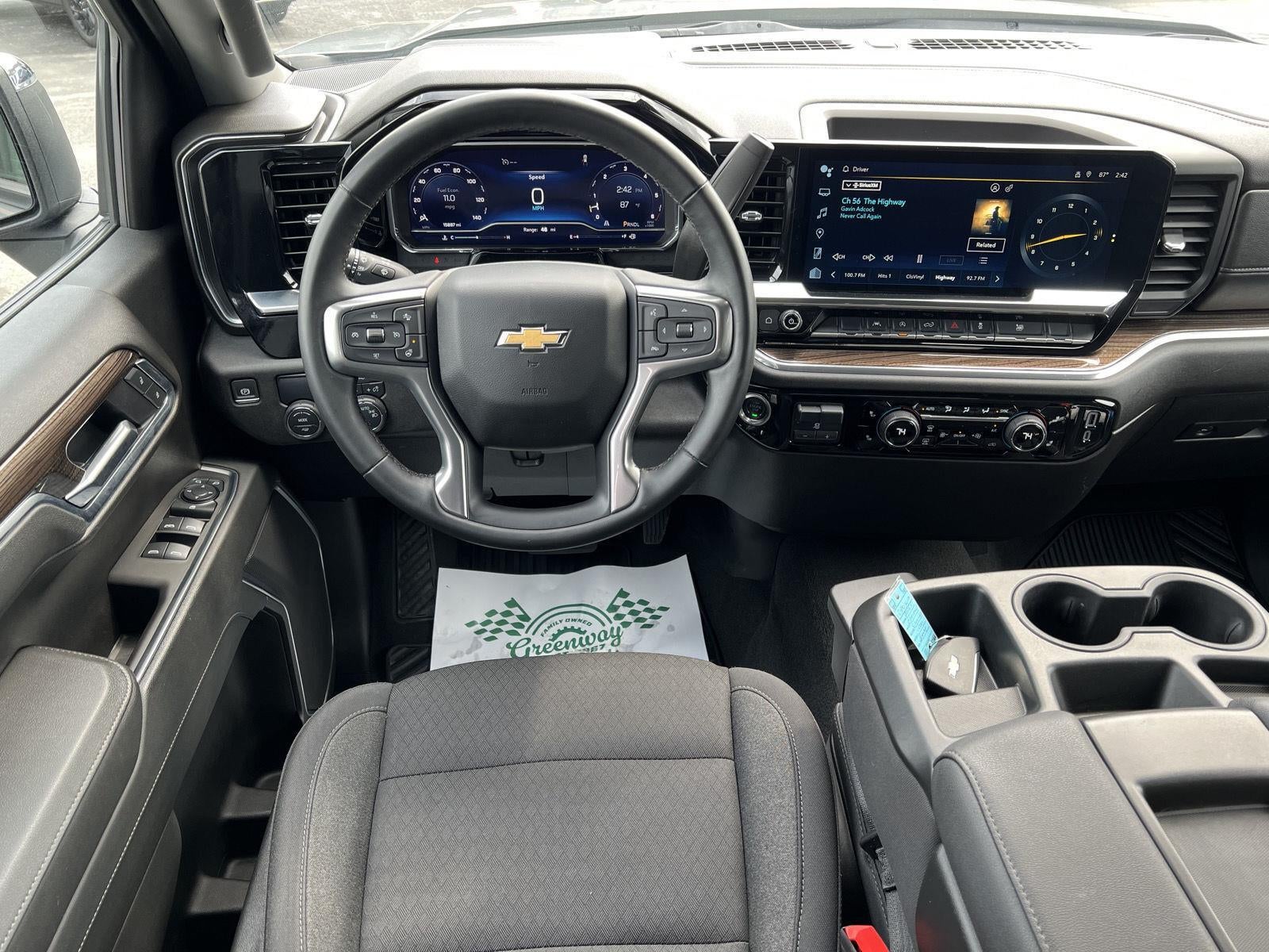 2025 Chevrolet Silverado 1500 LT