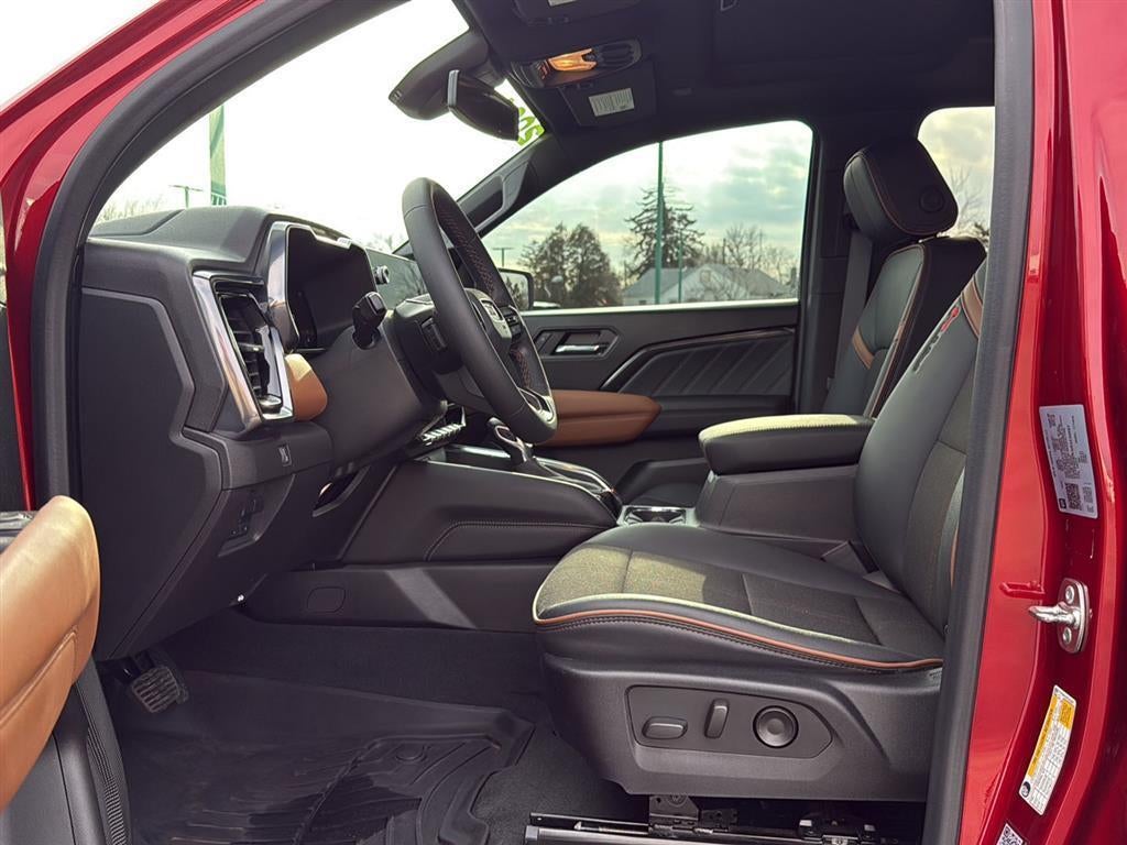 2024 GMC Canyon 4WD AT4