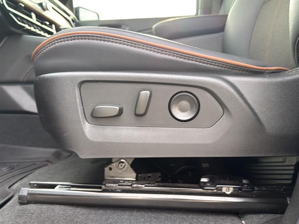 2024 GMC Canyon 4WD AT4