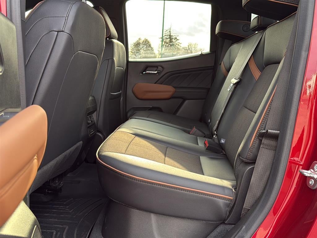 2024 GMC Canyon 4WD AT4