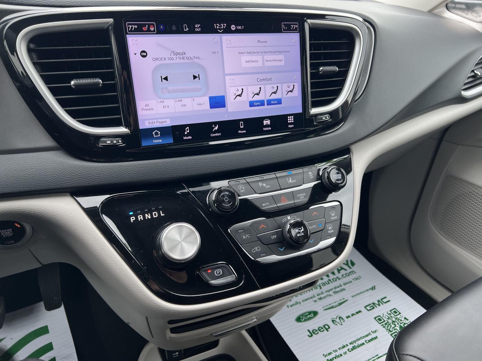 2024 Chrysler Pacifica Touring L