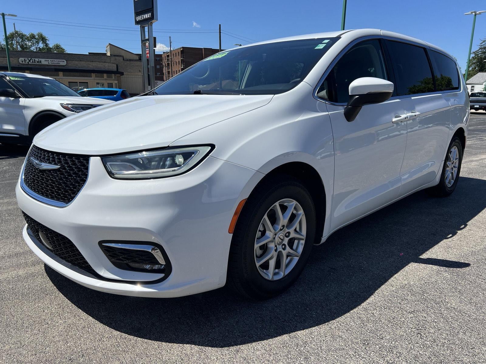 2023 Chrysler Pacifica Touring L