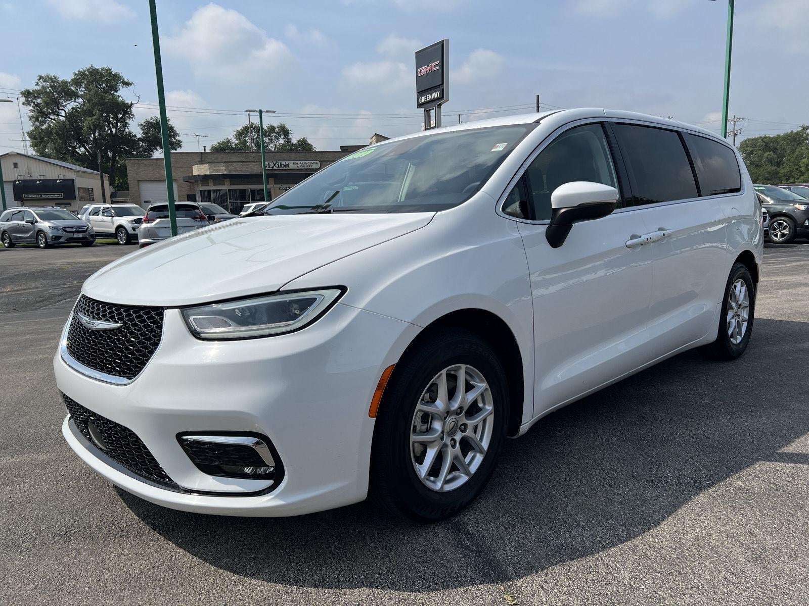 2023 Chrysler Pacifica Touring L