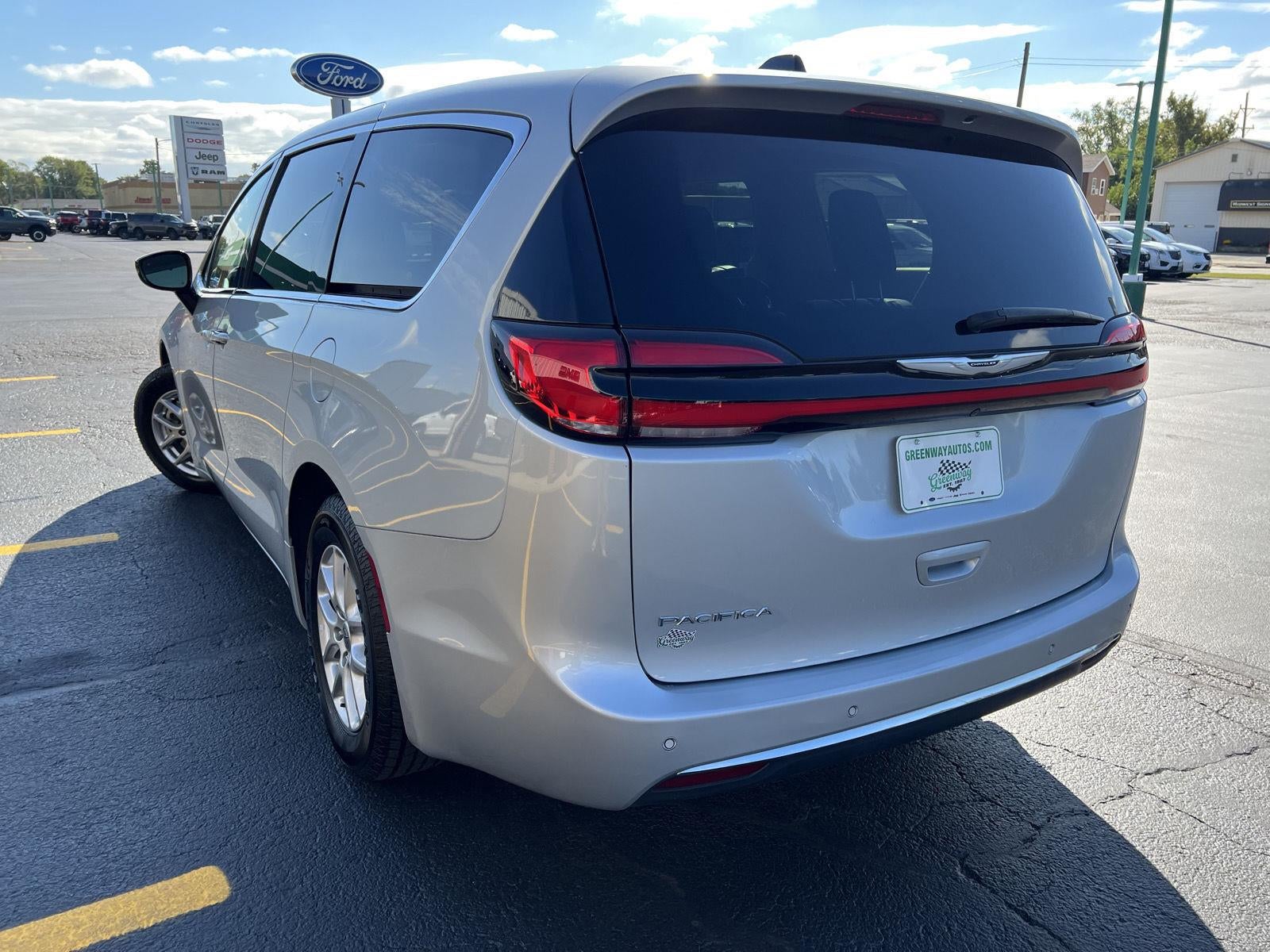 2024 Chrysler Pacifica Touring L