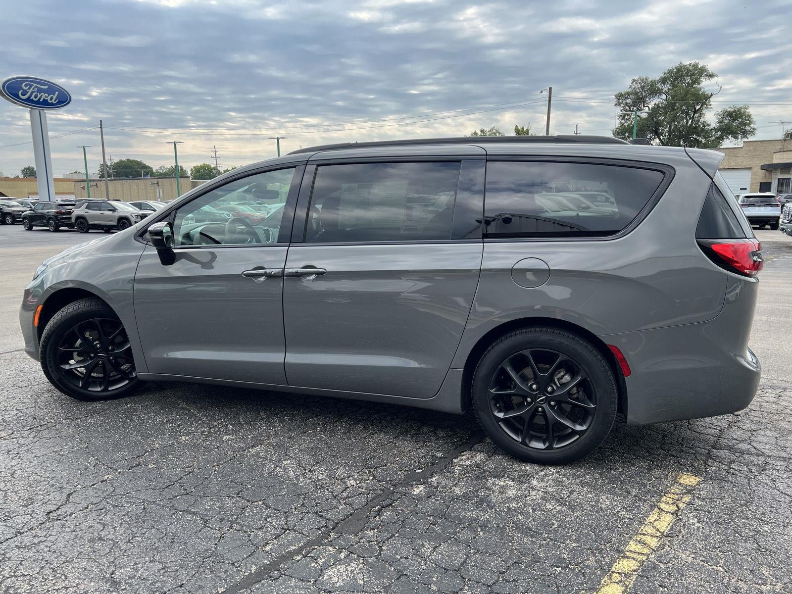 2025 Chrysler Pacifica Limited