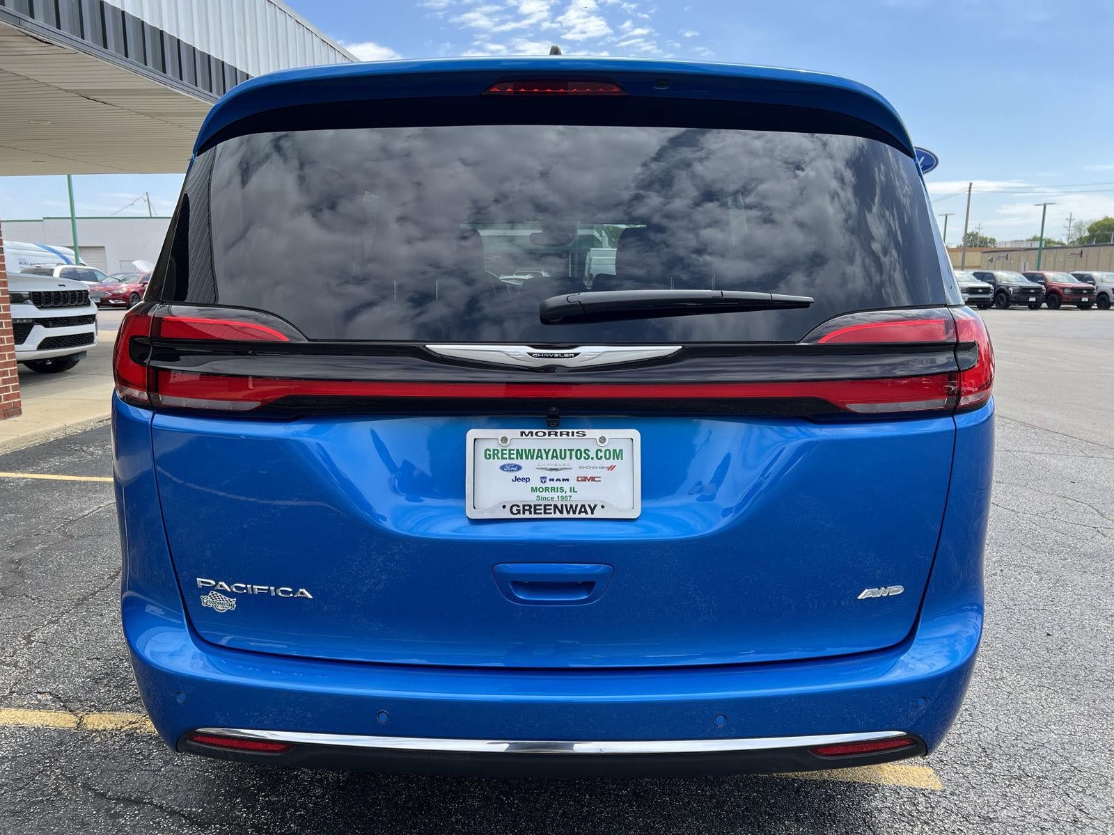 2026 Chrysler Pacifica Select