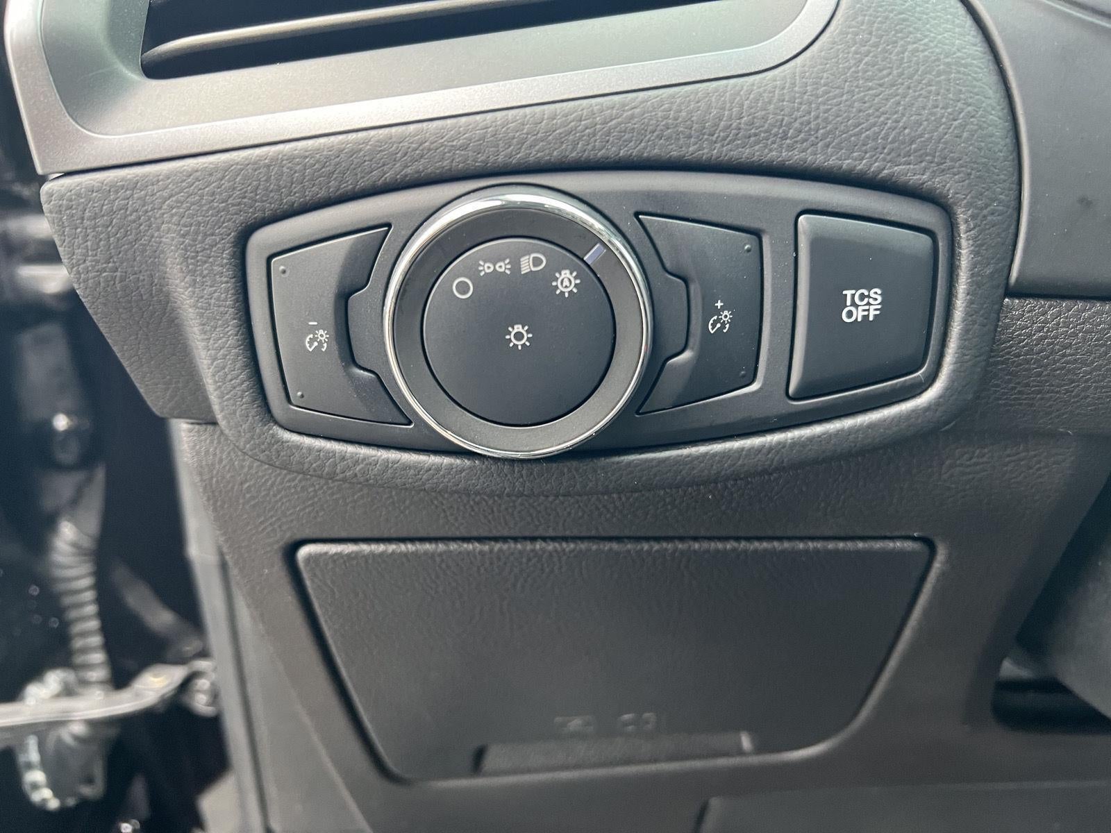 2020 Ford Edge SE