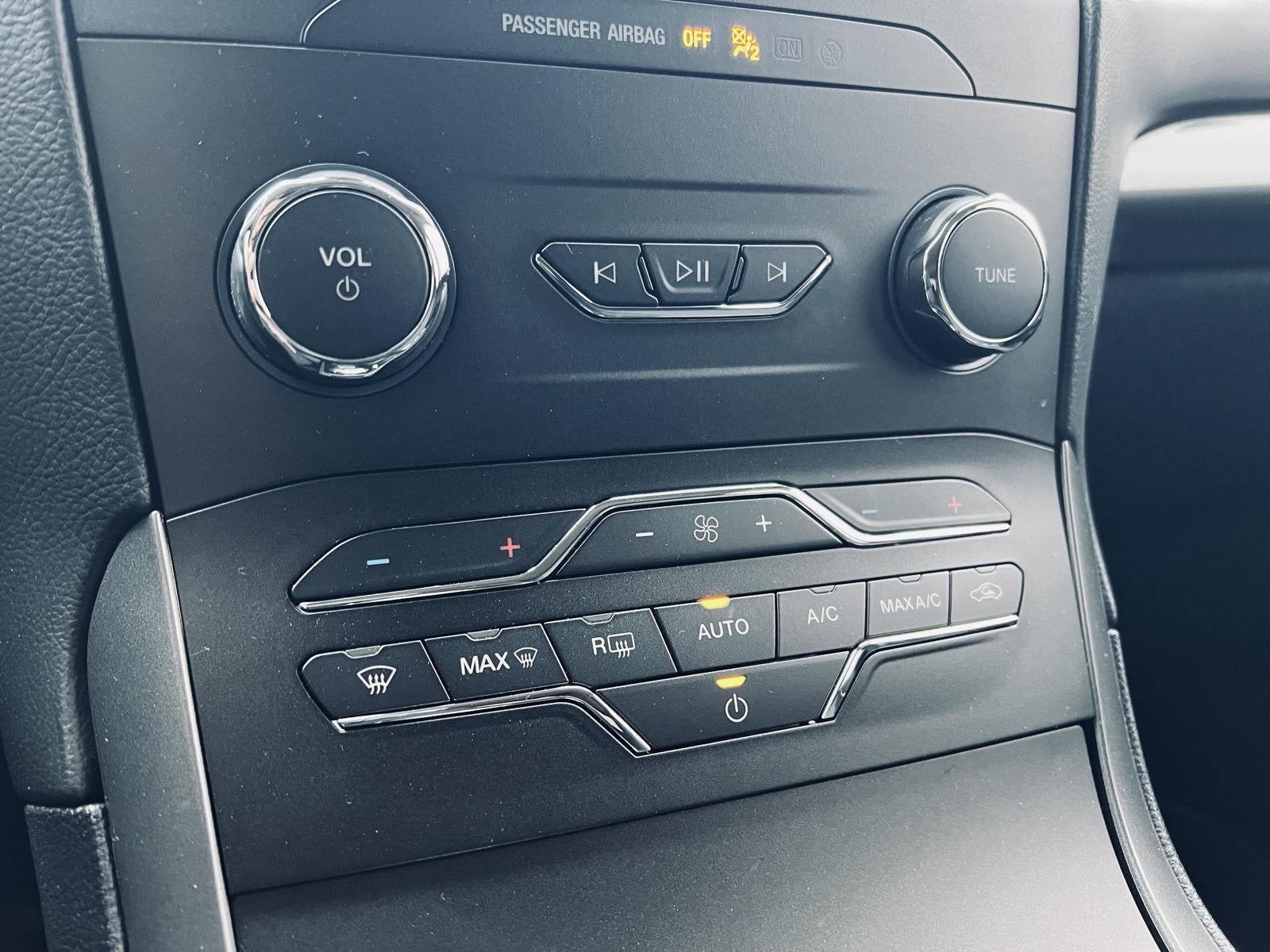 2020 Ford Edge SE