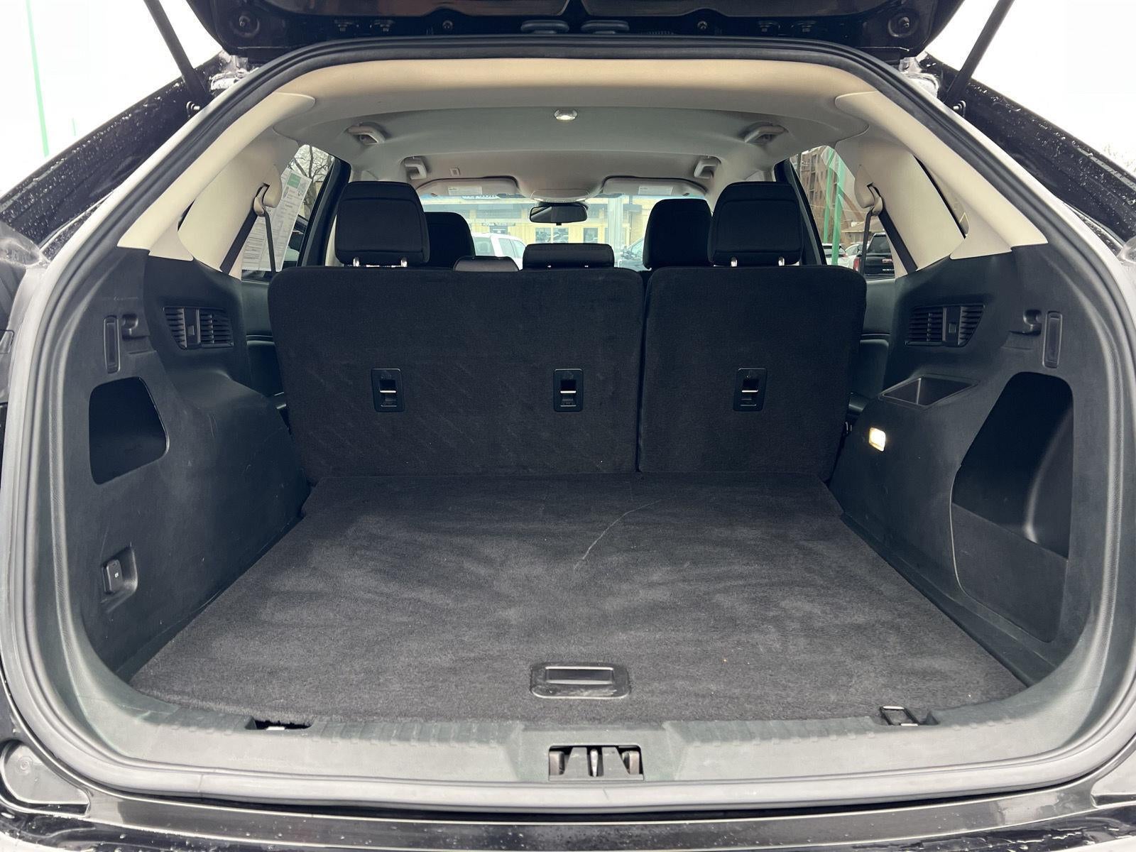 2020 Ford Edge SE
