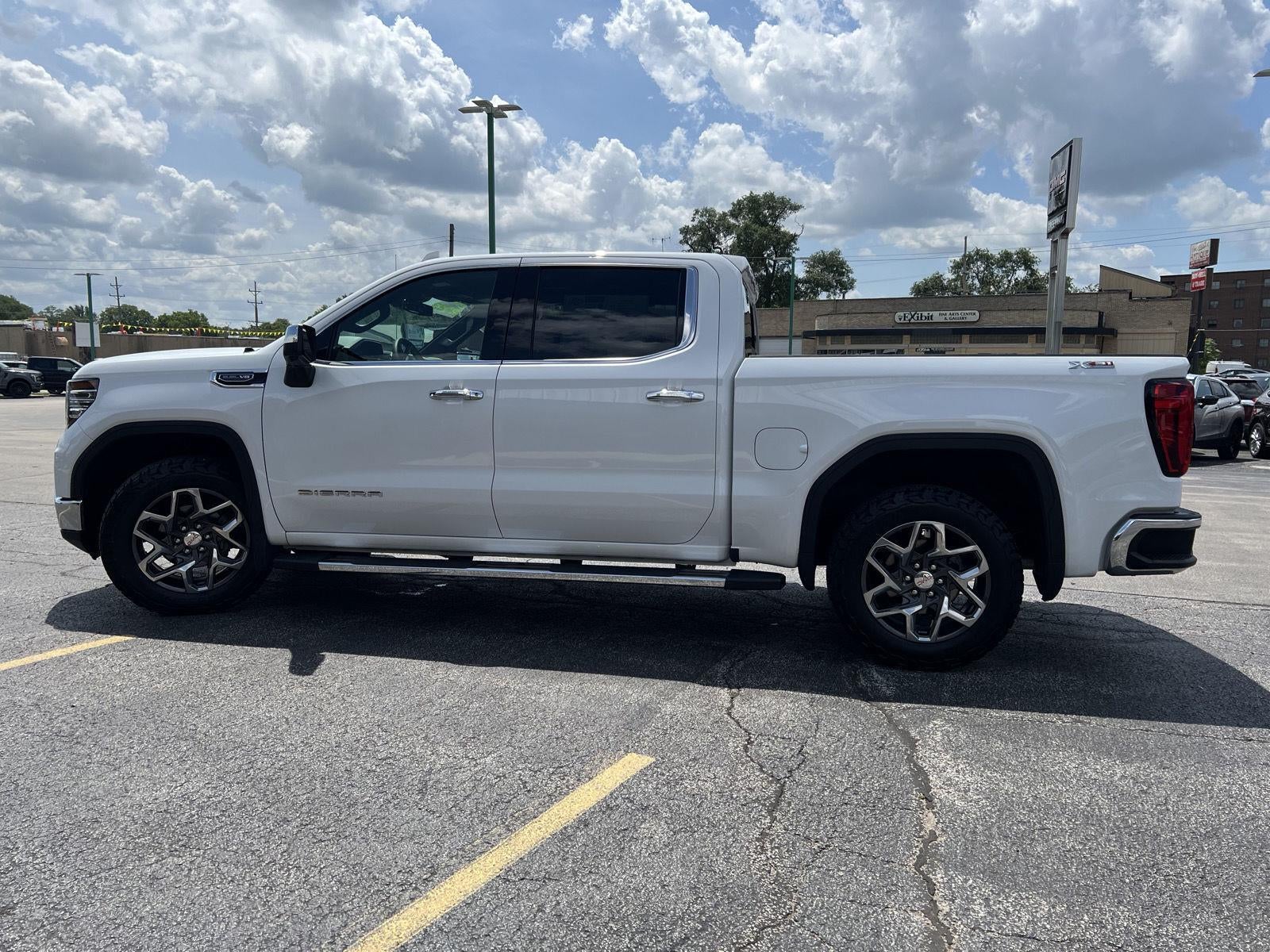 2023 GMC Sierra 1500 SLT